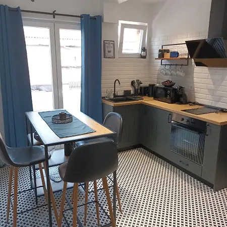 Ora Apartment *